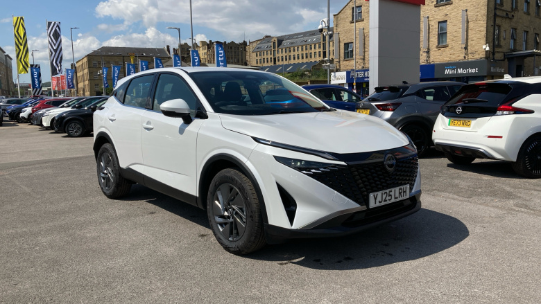 Nissan Qashqai 1.3 DiG-T MH Acenta Premium 5dr Petrol Hatchback